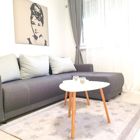 Apartment Iskra Beograd Bagian luar foto